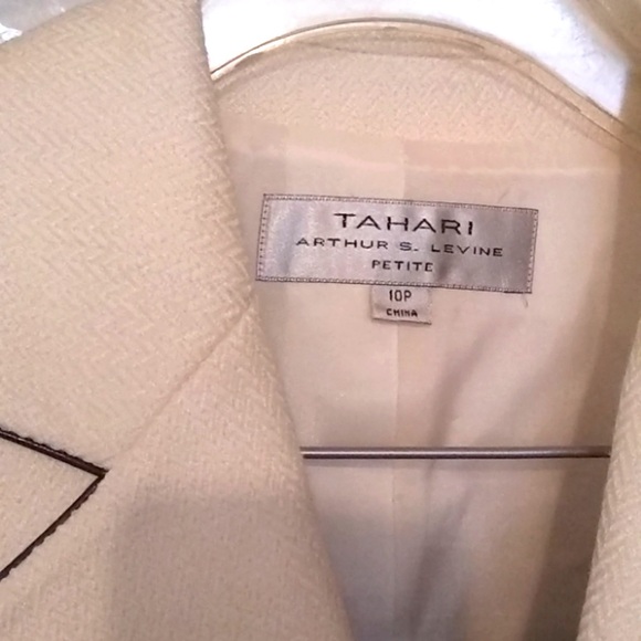 New Tahari 2 pcs. Suit 10P - Picture 3 of 7